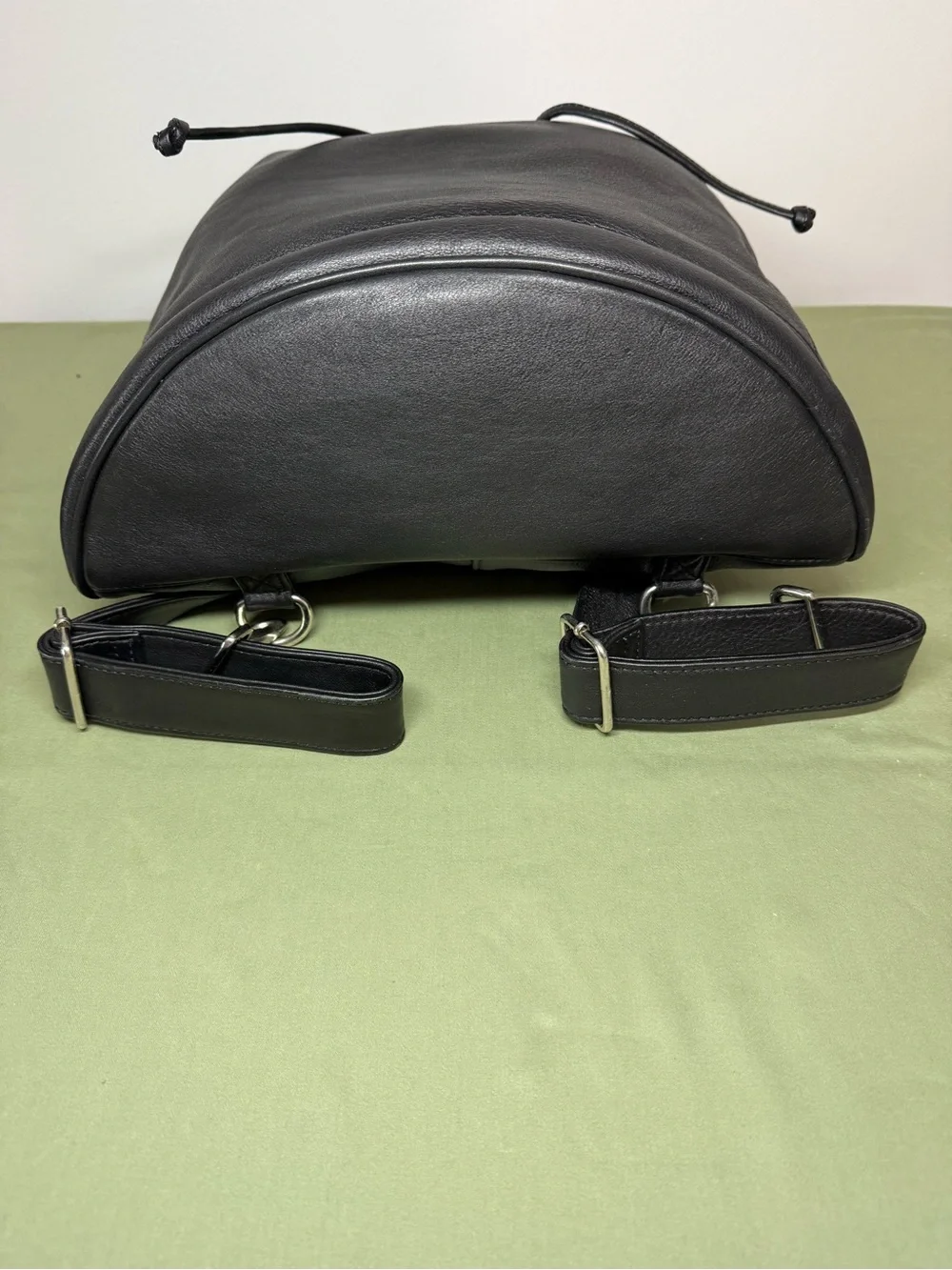 Authentic Harley-Davidson genuine leather backpack ,excellent,like-new condition